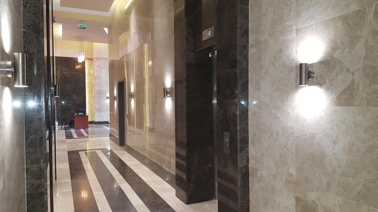 Mimino Apartment Deluxe First Line Batumi Bagian luar foto
