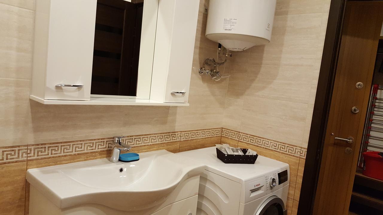 Mimino Apartment Deluxe First Line Batumi Bagian luar foto