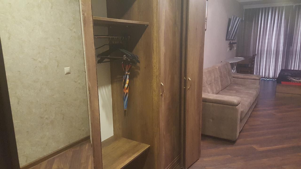 Mimino Apartment Deluxe First Line Batumi Bagian luar foto
