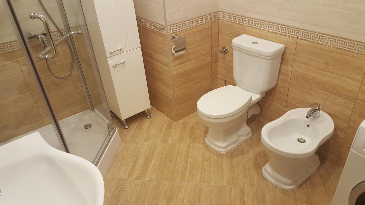 Mimino Apartment Deluxe First Line Batumi Bagian luar foto